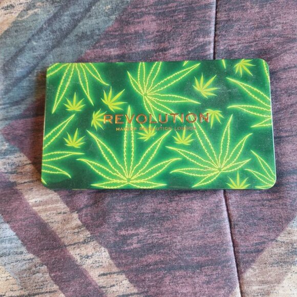 💚 Revolution Palette Duo — Chilled + Good Vibes Only - Picture 11 of 13